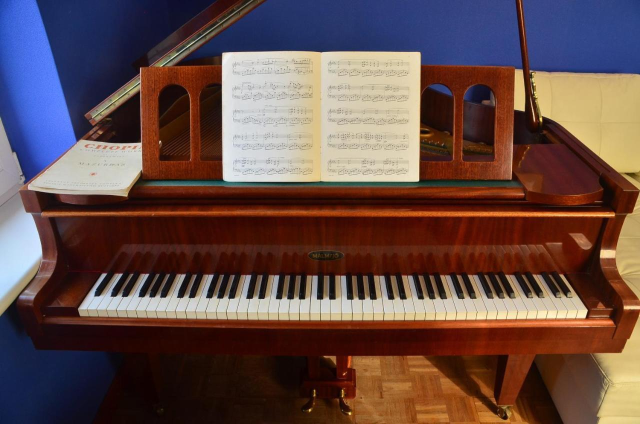 Apartament Dark Amber- 3 Rooms Grand Piano Świnoujście Esterno foto
